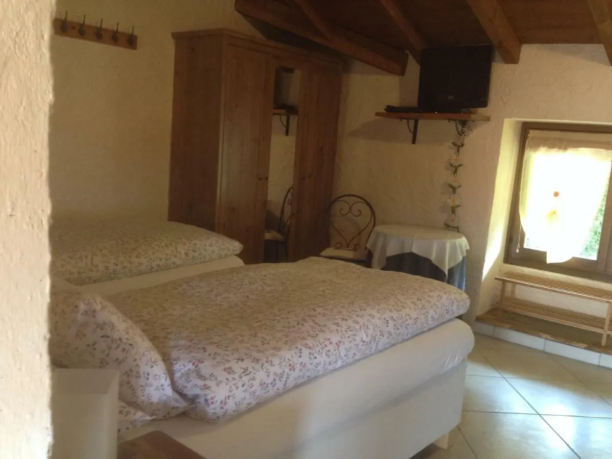 Bed & Breakfast Bed and Breakfast La Tana del Ghiro Porto Valtravaglia Italia