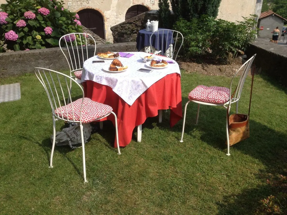La Tana Del Ghiro Bed & Breakfast Porto Valtravaglia