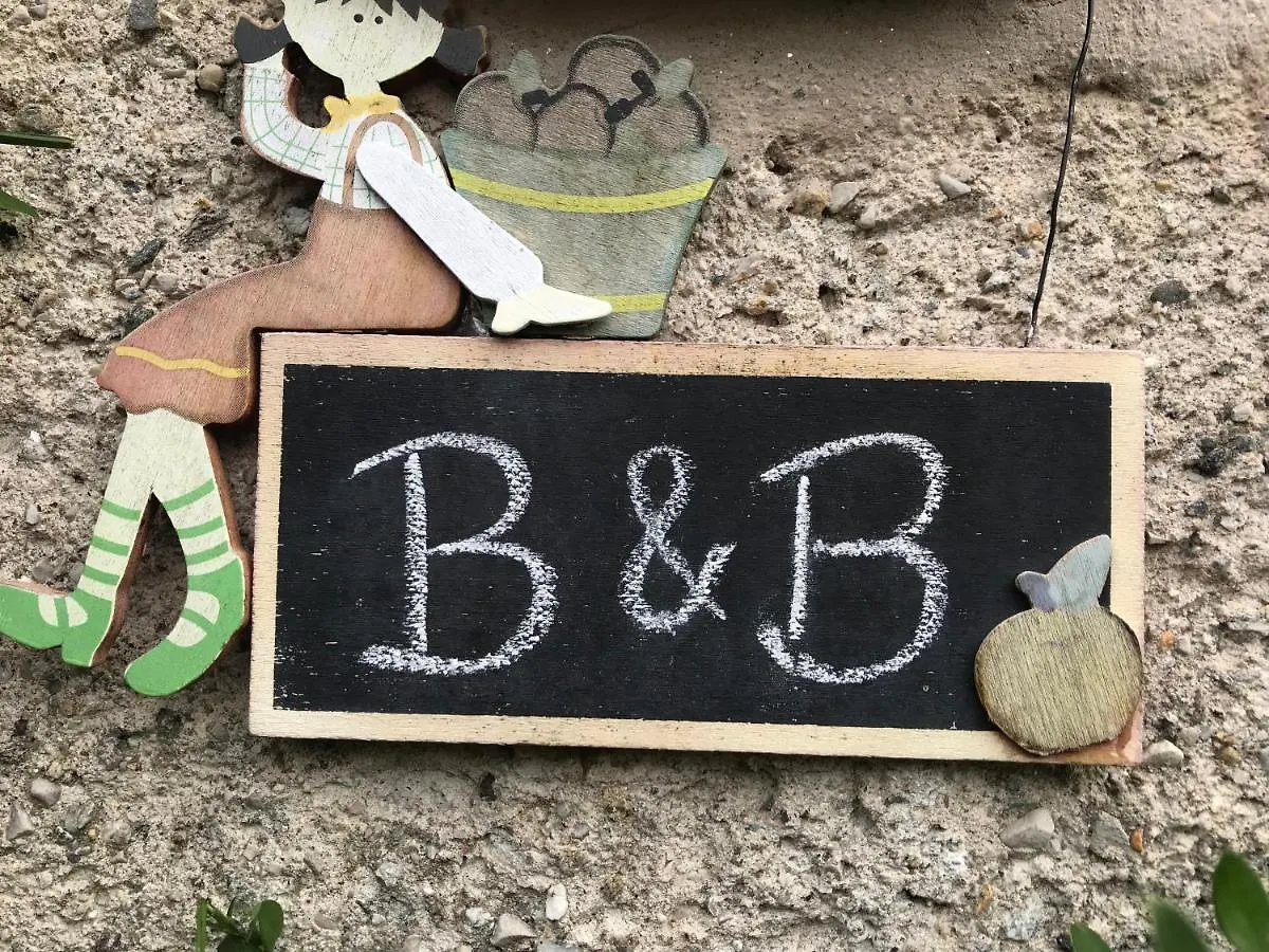 La Tana Del Ghiro Bed & Breakfast Porto Valtravaglia Italy